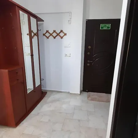 아파트 Merkezde Guenluek 페티예